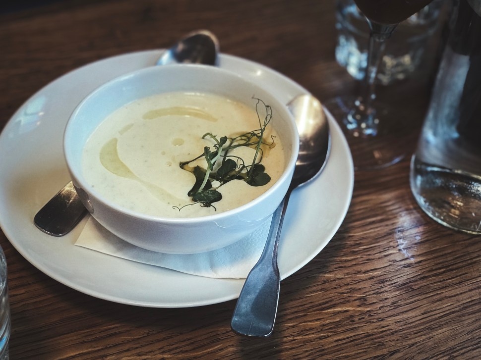 06F10709-0461-4805-A901-1D9A441F64BB