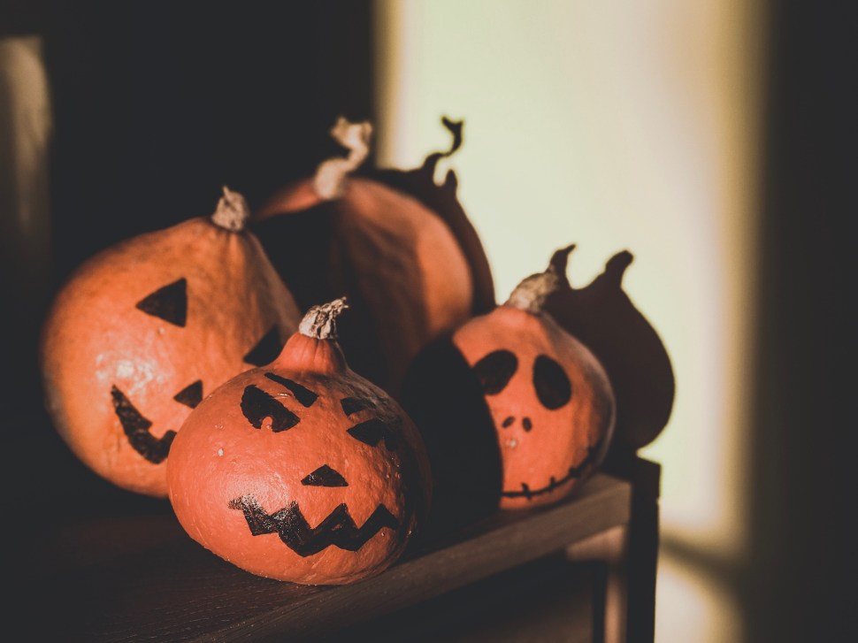 18E24FB2-6297-411A-A7DE-193C76F7F390